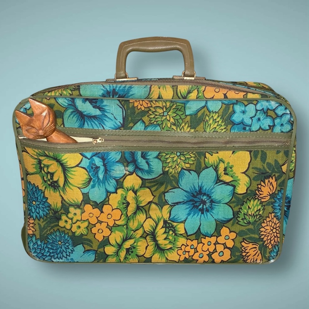 v i n t a g e :: 60s Mod Floral Suitcase Travel Weekender Bag